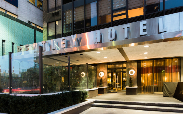 Bentley Hotel вид на фасад