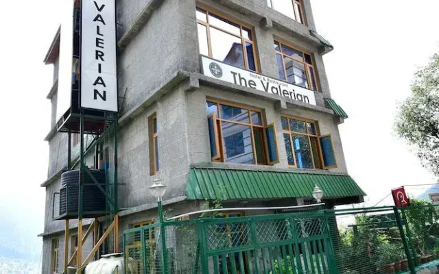 OYO 4838 Hotel The Valerian