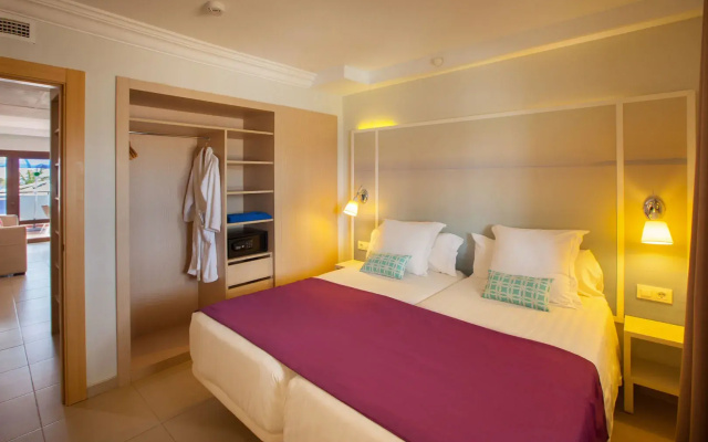 Grupotel Flamingo Beach