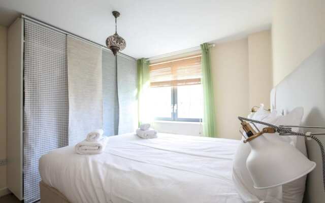Отель Lovely 2- Bed Flat in North London Великобритания, Лондон - отзывы, цены и фото номеров - забронировать отель Lovely 2- Bed Flat in North London онлайн комната для гостей