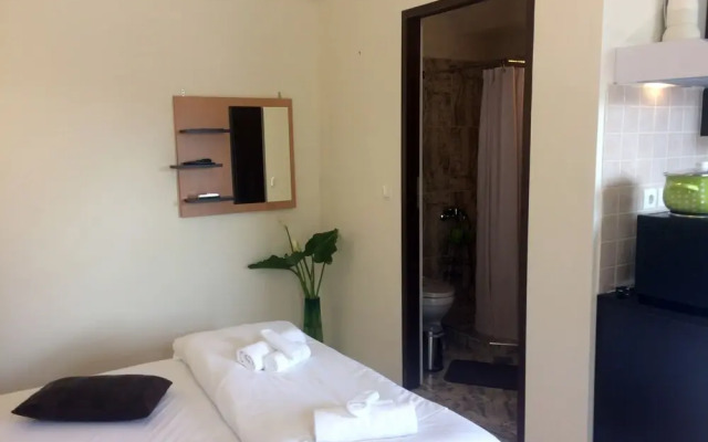Posto studio 2 chania crete 100 m from the beach