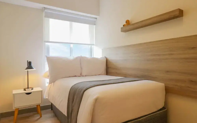 w Admirable 2BR w Modern Balcony in Miraflores