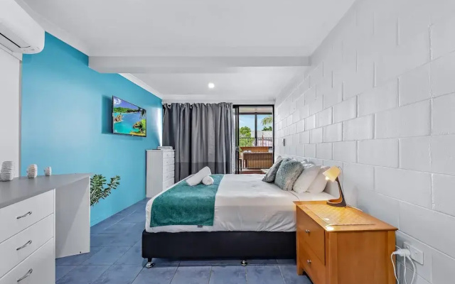 Airlie Sun & Sand Accommodation Studio 1