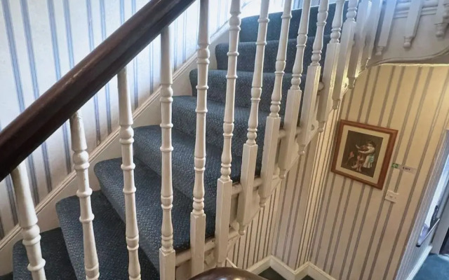 Helen's Hotel