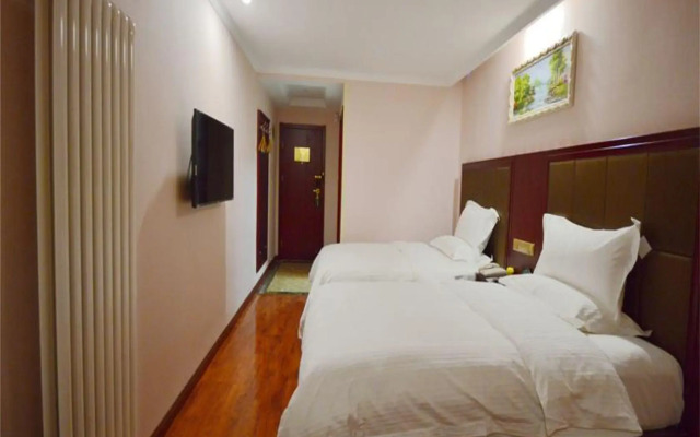 GreenTree Inn LiaoYuan Longshan District Train station Longjihuadian Hotel_