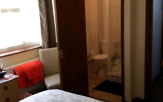 The Lodge Guesthouse