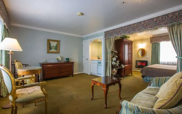 Carmel Inn And Suites