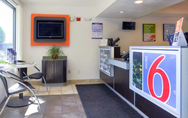 Motel 6 Medford, OR