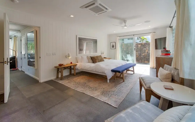 Hanalei Beachfront 3 Bedroom Home by RedAwning