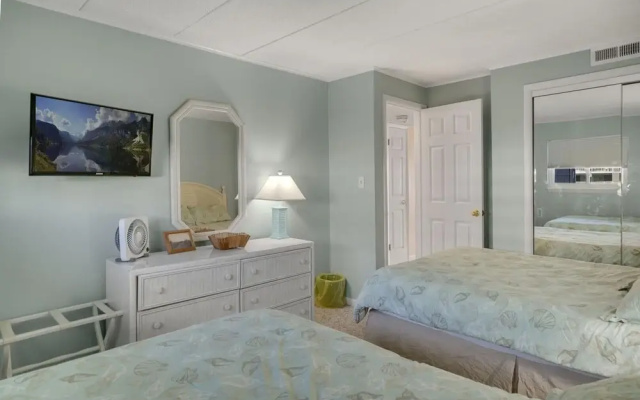 Thunder Island 139d 2 Bedroom Condo by RedAwning