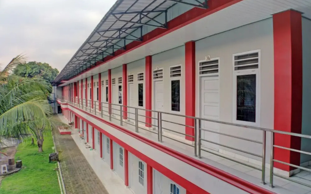 SPOT ON 92834 Wisma Dira Tiara Syariah