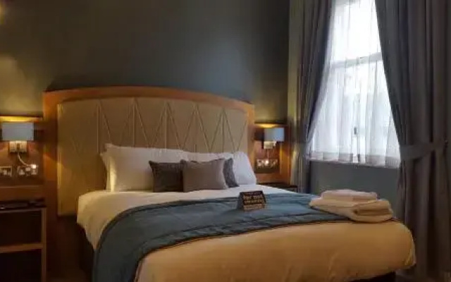 The Bull & Stirrup Hotel