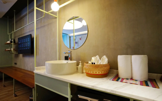 Samsen Street Hotel