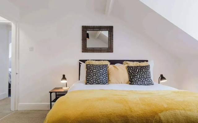 Cotswold Charm Apartment in Cirencester