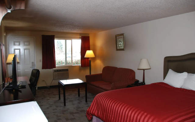 Smokey Point Motor Inn