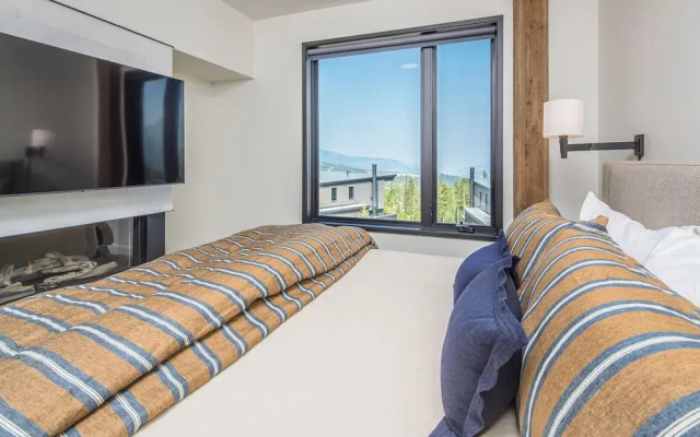 202 Lakelodge 4 Bedroom Condo