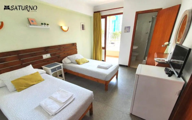 Hostal Saturno