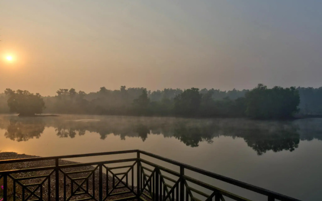 Shantai by the lake