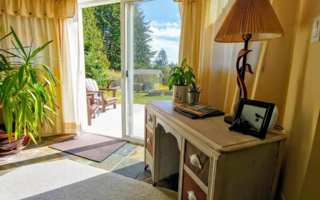 Secret Beach B&B Suites