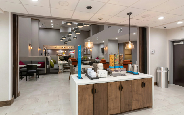 Hampton Inn & Suites Dallas East