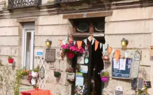 Chez Teresa/A Taste dAngleterre