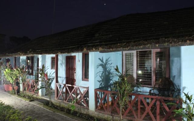 Отель Chitwan Forest Resort Непал, Саураха - отзывы, цены и фото номеров - забронировать отель Chitwan Forest Resort онлайн вид на фасад