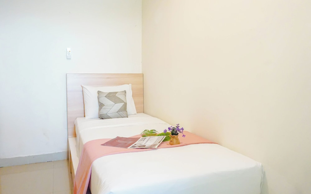 Homey White 2Br At Grand Kamala Lagoon Apartment