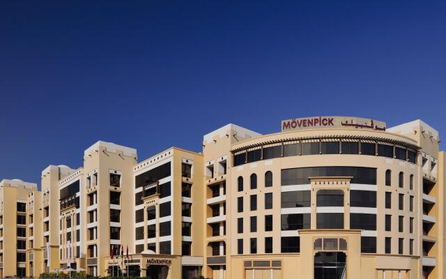 Movenpick Hotel Apartments Al Mamzar Dubai вид на фасад