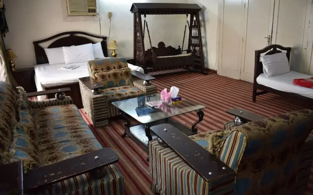 Grand Inn Guest House