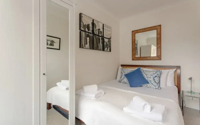 2 Bedroom Flat With Balcony In Chelsea