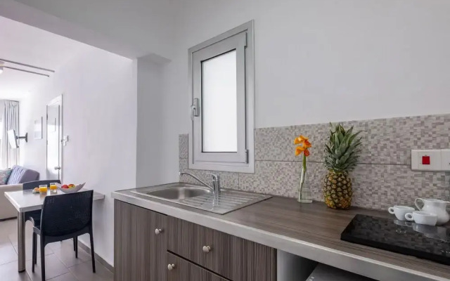 Rio Gardens - Unique Studio w Shared Pool