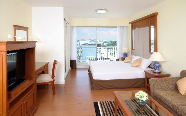 Kameo Grand Rayong Hotel & Serviced Apartments
