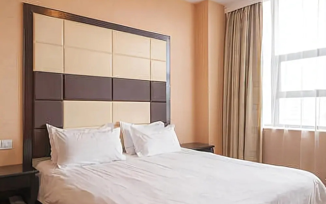 Golden Luck Hotel