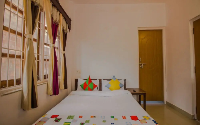 OYO 14025 Home Beach Facing 1BHK Mandrem