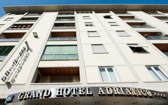 Отель Grand Hotel Adriatico Италия, Флоренция - 8 отзывов об отеле, цены и фото номеров - забронировать отель Grand Hotel Adriatico онлайн вид на фасад