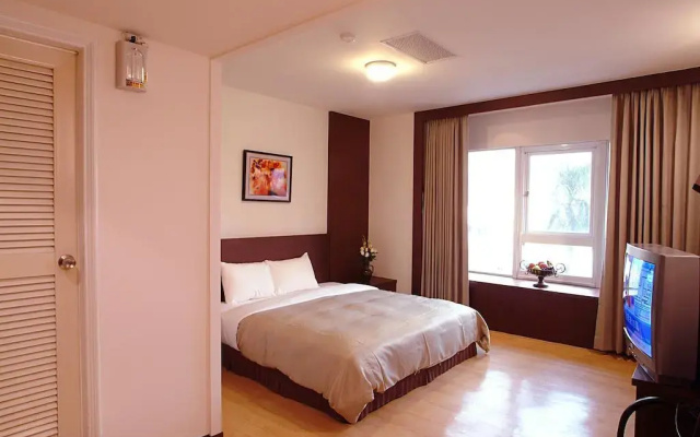Takatama Hotel
