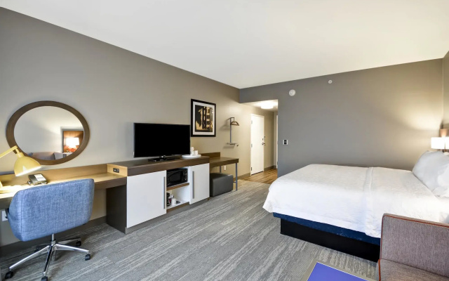 Hampton Inn Livonia Detroit