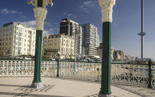 Kings Hotel вид на фасад