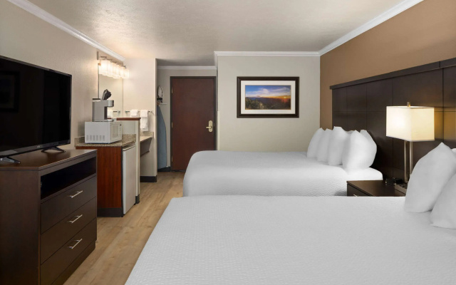Ramada by Wyndham Moses Lake