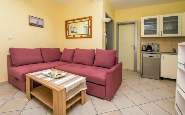 Apartments Villa J i M by the sea