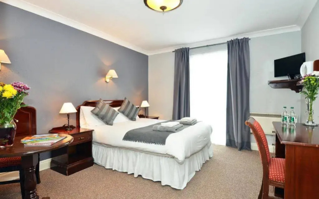 Hillgrove Accommodation & Nightclub