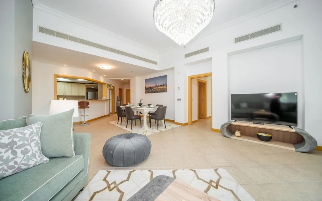 Luton Vacation Homes - Shoreline Apartment, Beach Access