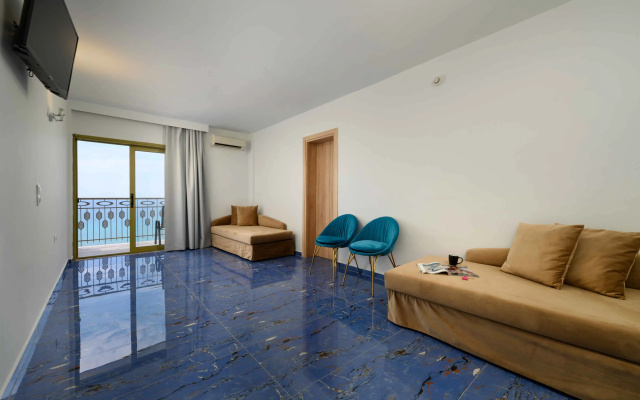 Ninos Grand Beach Resort