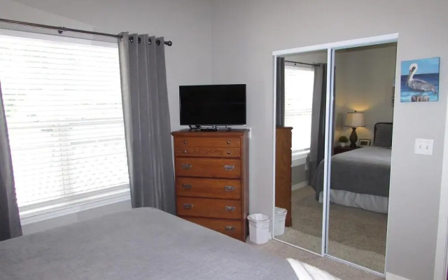 Condo A-9 3 Bedroom Condo by Redawning