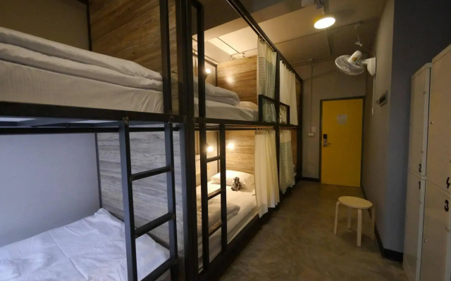 Happy Monkey Hostel Bangkok