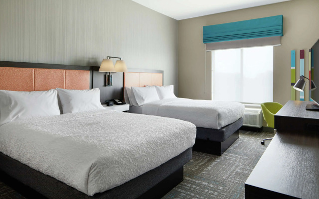 Hampton Inn & Suites Chicago Waukegan