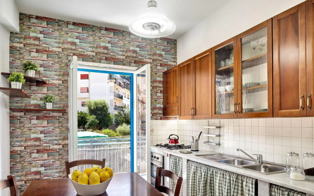 Light & Delight Apartment