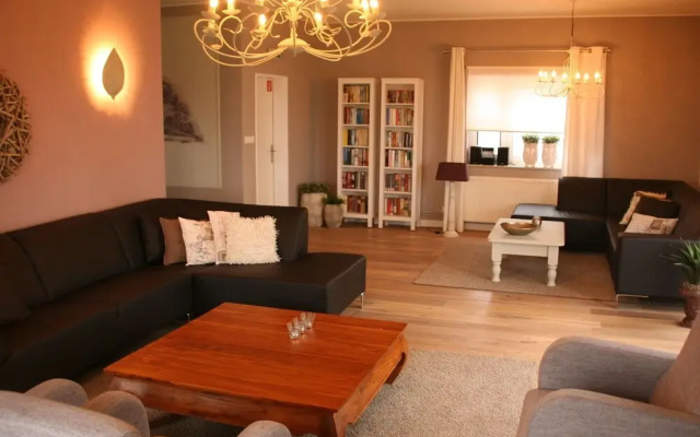 Opulent Holiday Home With Sauna, Jacuzzi & Playroom in Backemoor