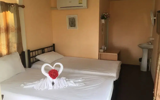 Chomtawan Home