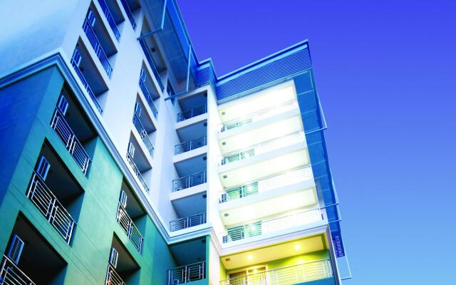 Отель I Residence Hotel Sathorn Таиланд, Бангкок - 2 отзыва об отеле, цены и фото номеров - забронировать отель I Residence Hotel Sathorn онлайн вид на фасад